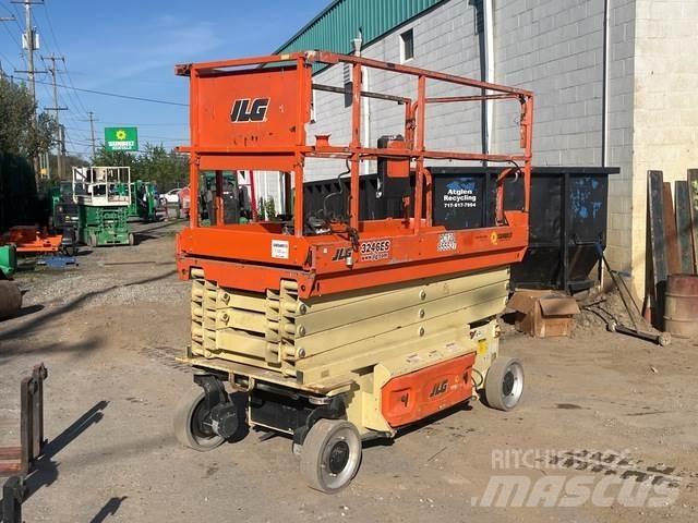 JLG 3246ES 剪叉式升降机