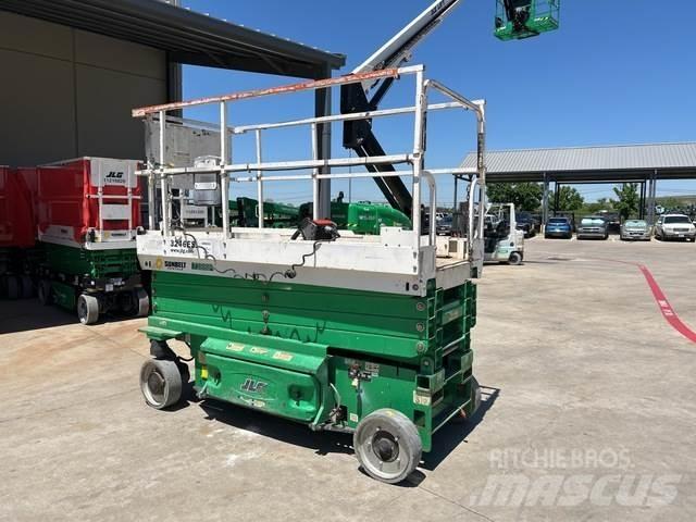JLG 3246ES 剪叉式升降机