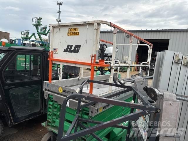 JLG 3246ES 剪叉式升降机