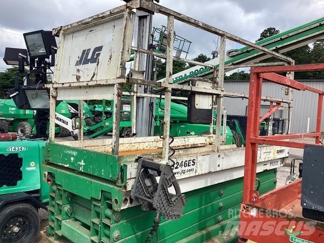 JLG 3246ES 剪叉式升降机