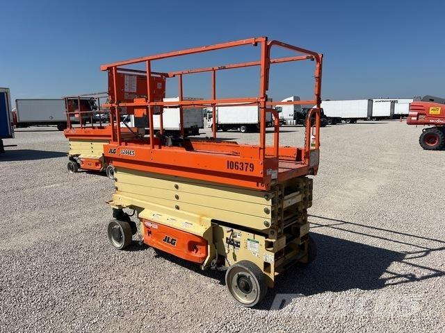 JLG 3246ES 剪叉式升降机