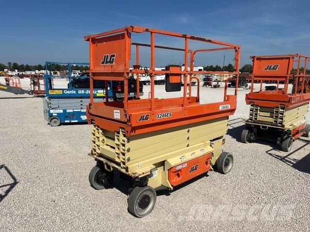 JLG 3246ES 剪叉式升降机