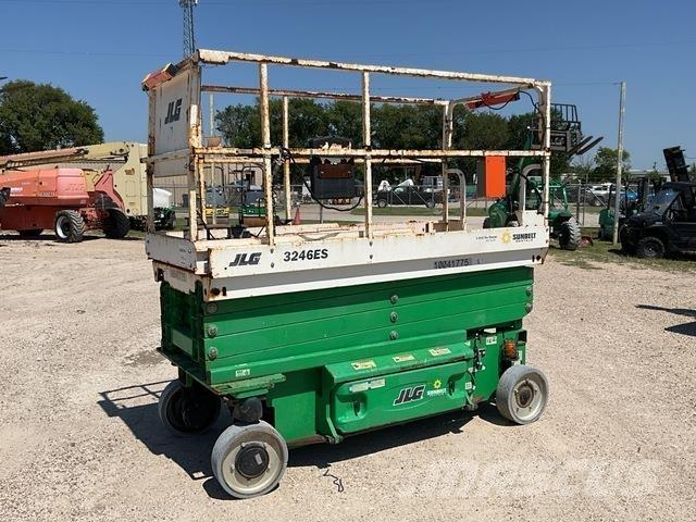 JLG 3246ES 剪叉式升降机