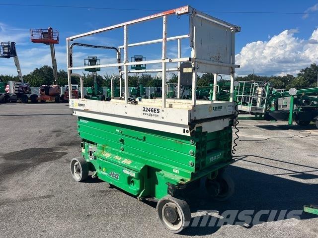 JLG 3246ES 剪叉式升降机