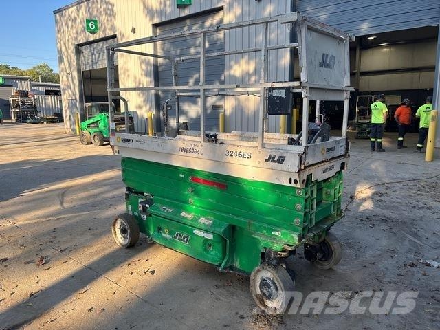 JLG 3246ES 剪叉式升降机