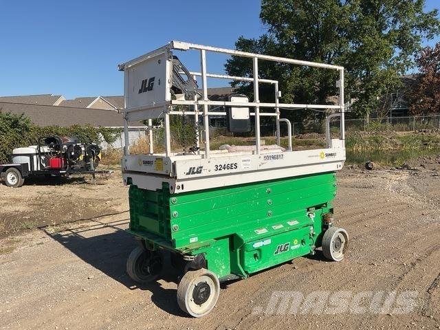 JLG 3246ES 剪叉式升降机