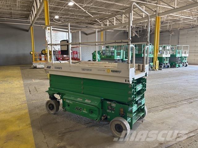 JLG 3246ES 剪叉式升降机