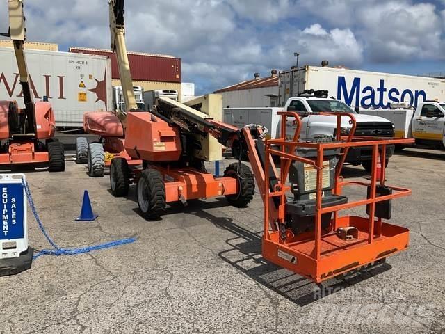 JLG 340AJ 曲臂高空工作平台