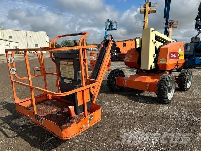 JLG 340AJ 曲臂高空工作平台
