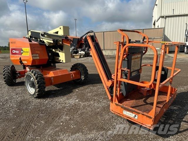 JLG 340AJ 曲臂高空工作平台