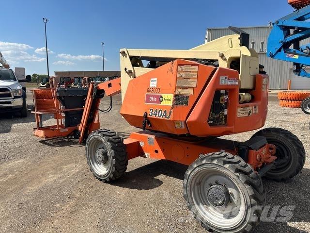 JLG 340AJ 曲臂高空工作平台