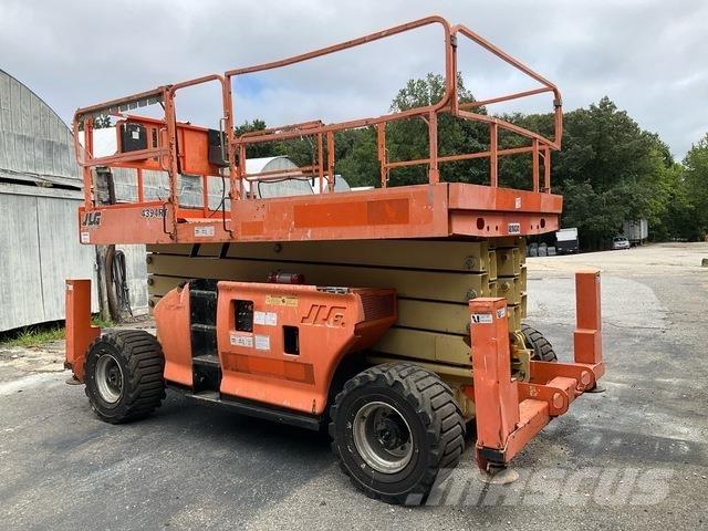 JLG 4394 RT 剪叉式升降机