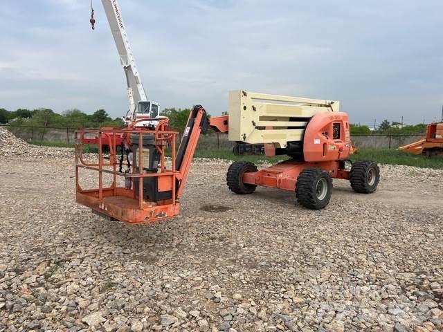JLG 450AJ 曲臂高空工作平台