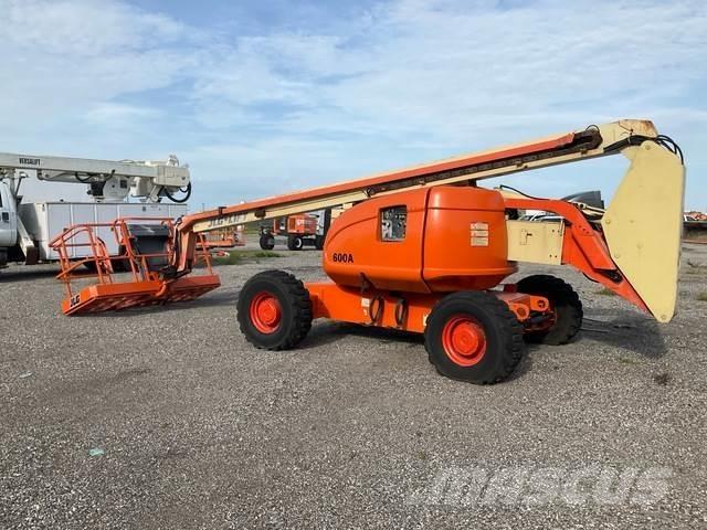 JLG 600A 曲臂高空工作平台
