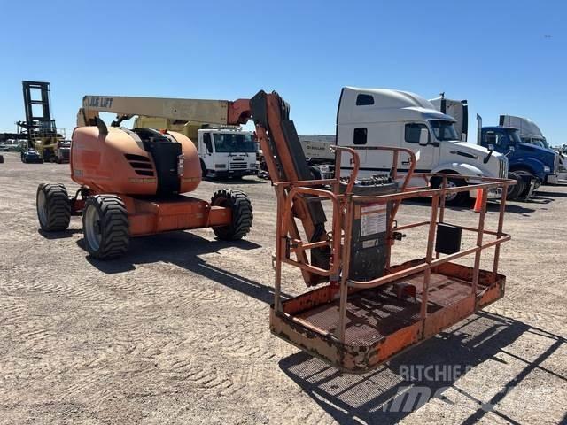 JLG 600AJ 曲臂高空工作平台