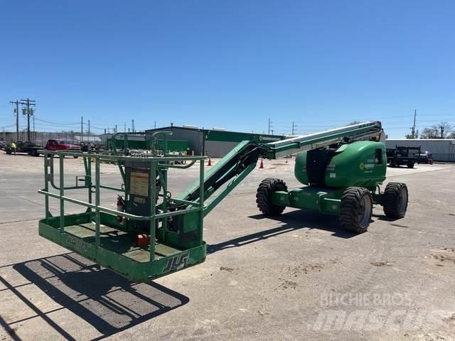 JLG 600AJ 曲臂高空工作平台