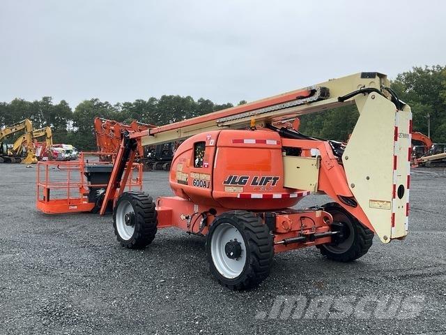JLG 600AJ 曲臂高空工作平台
