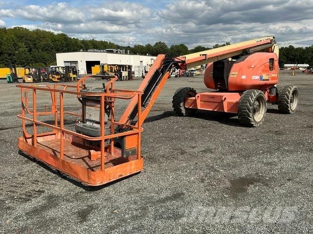 JLG 600AJ 曲臂高空工作平台
