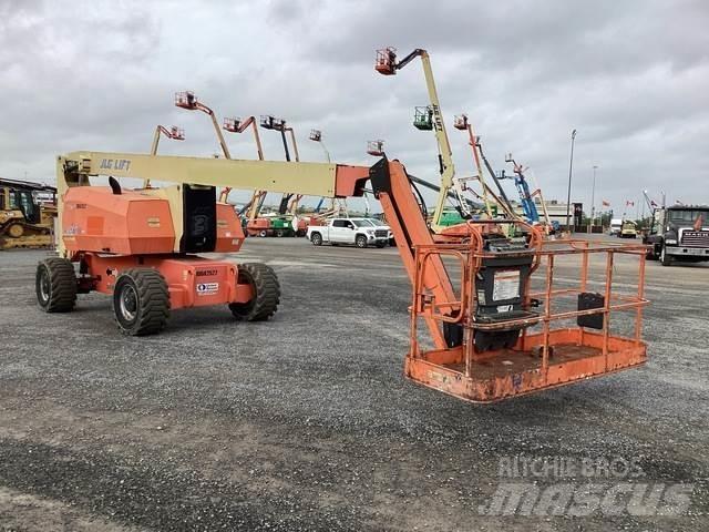 JLG 800 AJ 曲臂高空工作平台