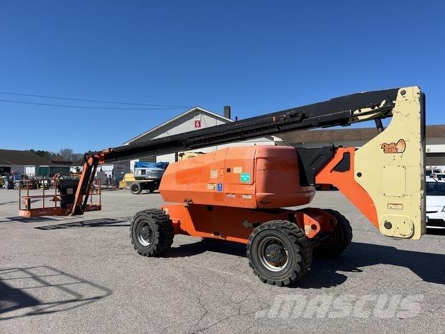 JLG 800 AJ 曲臂高空工作平台