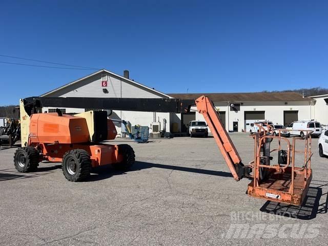 JLG 800 AJ 曲臂高空工作平台