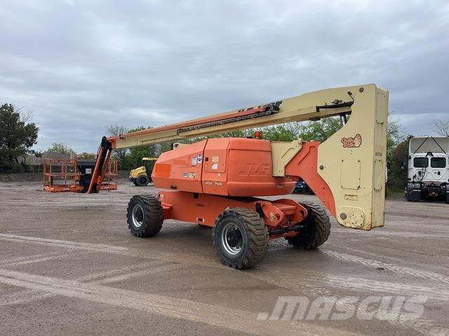JLG 800 AJ 曲臂高空工作平台
