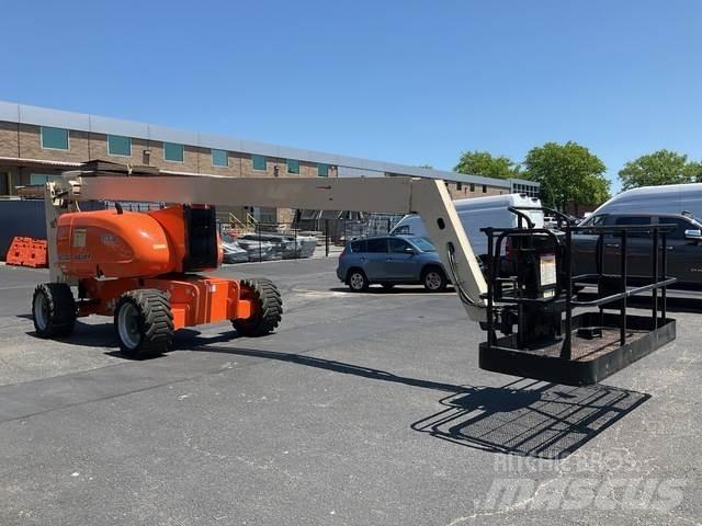 JLG 800A 曲臂高空工作平台
