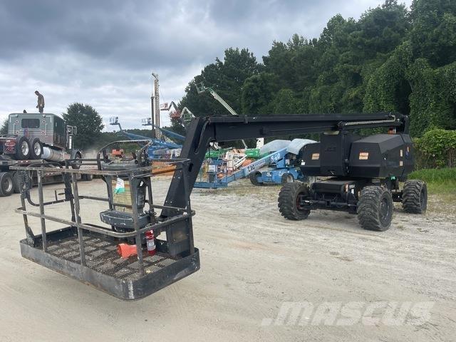 JLG 800A 曲臂高空工作平台
