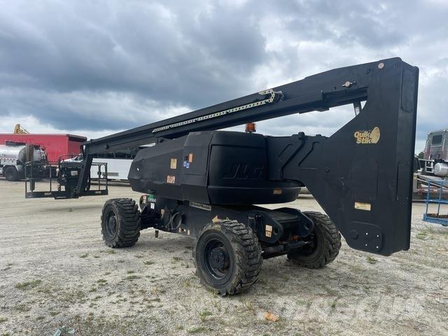 JLG 800A 曲臂高空工作平台
