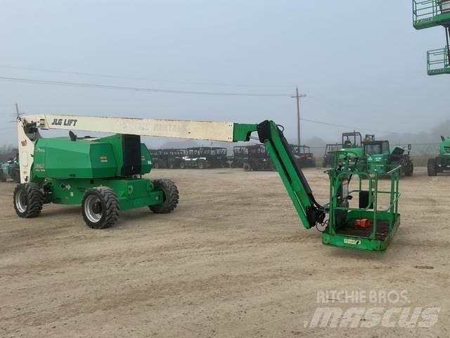 JLG 800AJ 曲臂高空工作平台