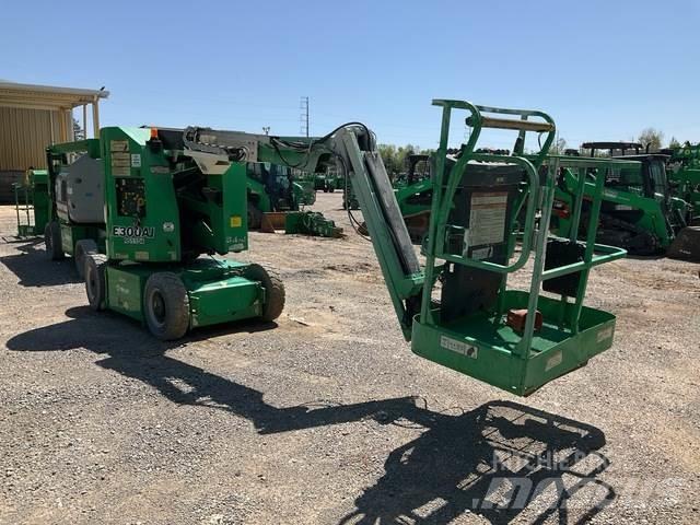 JLG E300AJ 曲臂高空工作平台