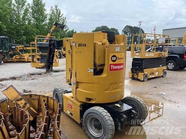 JLG E300AJP 曲臂高空工作平台