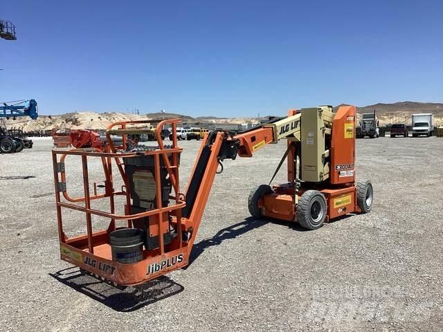 JLG E300AJP 曲臂高空工作平台