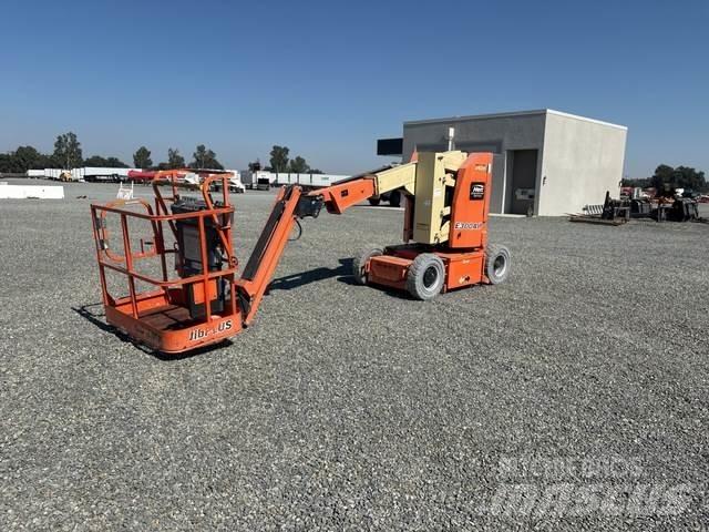 JLG E300AJP 曲臂高空工作平台