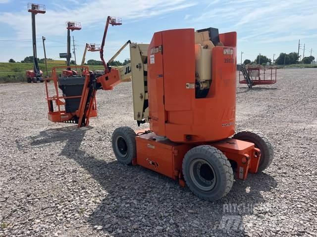 JLG E300AJP 曲臂高空工作平台