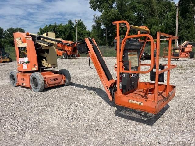 JLG E300AJP 曲臂高空工作平台