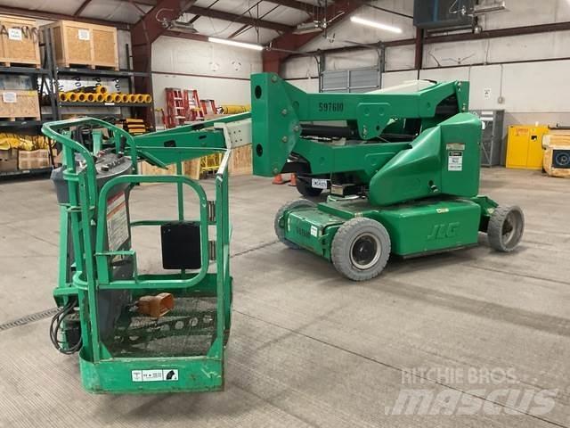 JLG E400AJPN 曲臂高空工作平台