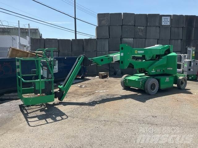 JLG E400AJPN 曲臂高空工作平台