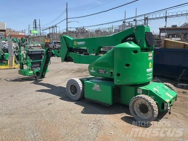 JLG E400AJPN 曲臂高空工作平台