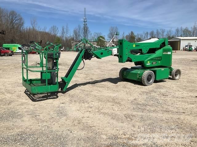 JLG E400AJPN 曲臂高空工作平台