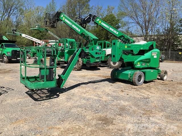 JLG E400AJPN 曲臂高空工作平台