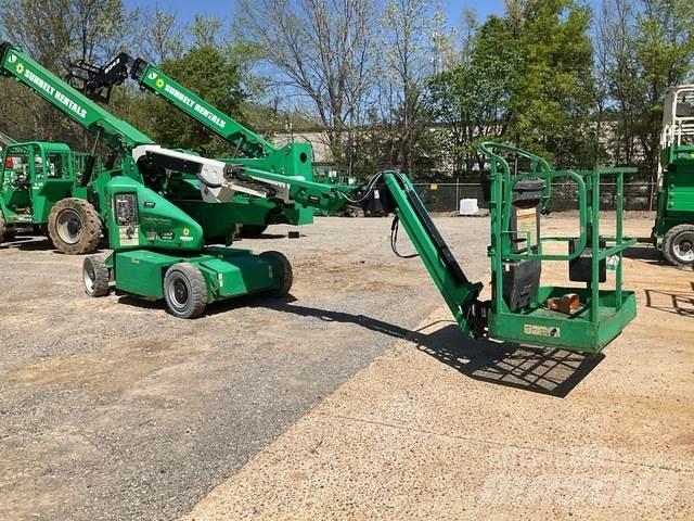 JLG E400AJPN 曲臂高空工作平台