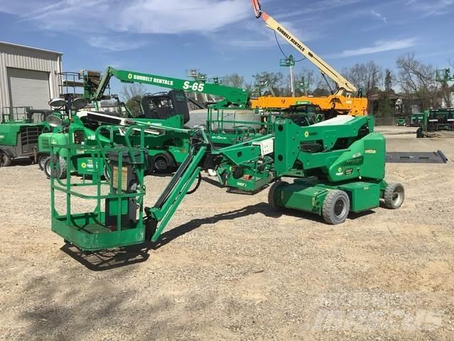 JLG E400AJPN 曲臂高空工作平台