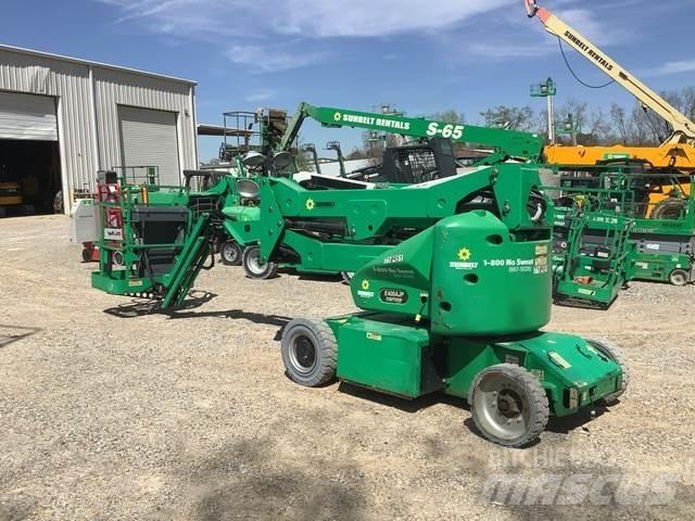 JLG E400AJPN 曲臂高空工作平台