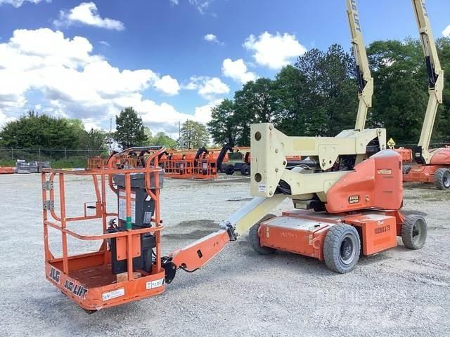 JLG E400AN 曲臂高空工作平台