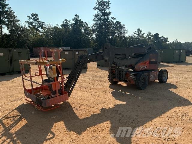 JLG E450AJ 曲臂高空工作平台