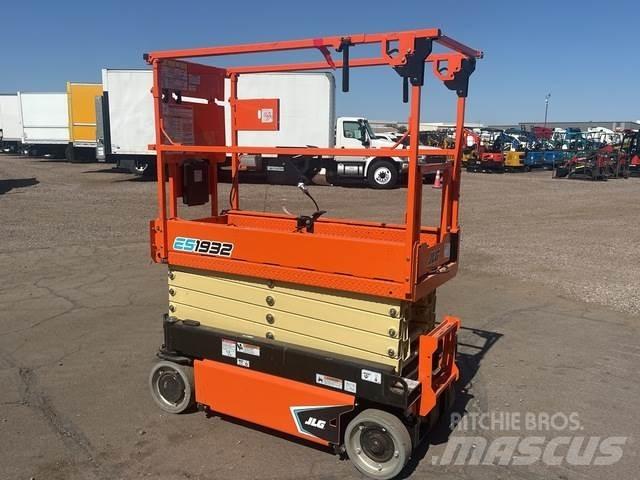 JLG ES1932 剪叉式升降机