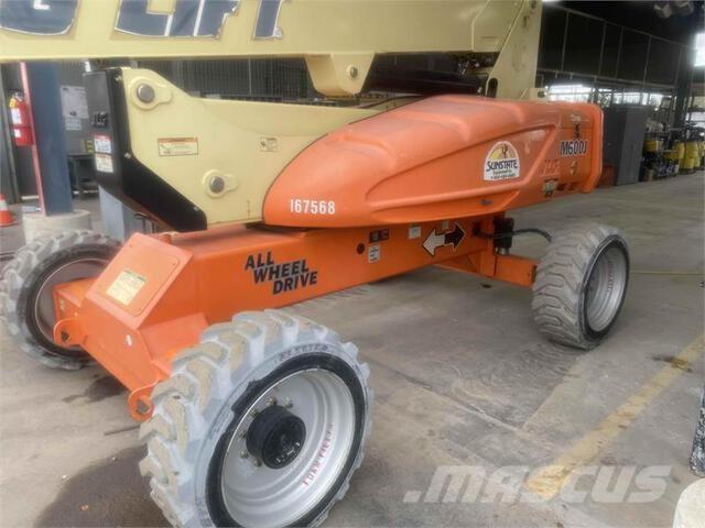 JLG M600J 曲臂高空工作平台