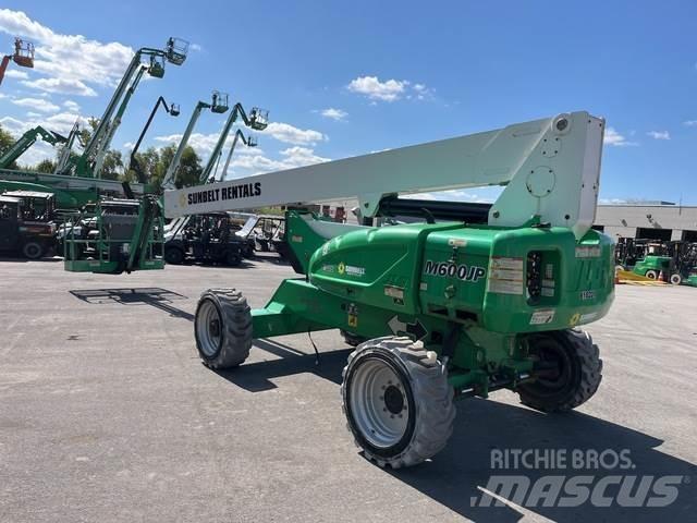 JLG M600JP 曲臂高空工作平台