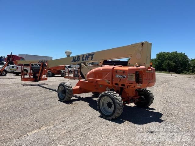 JLG M600JP 曲臂高空工作平台